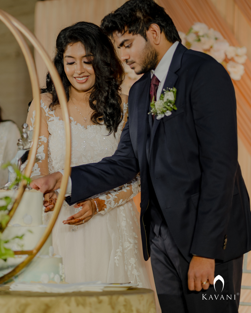 Signature Aline gown in organza with light champagne base