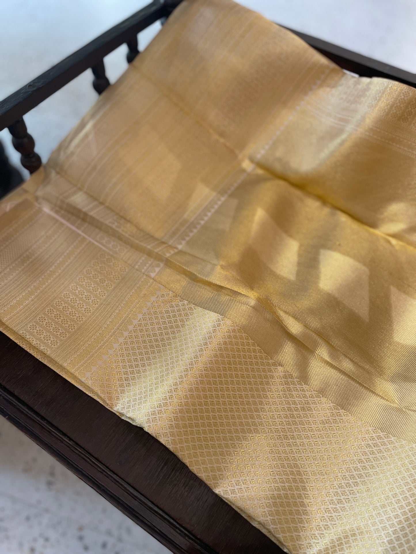 Signature bridal Kanjivaram Saree in Off-white with Zari Weaving