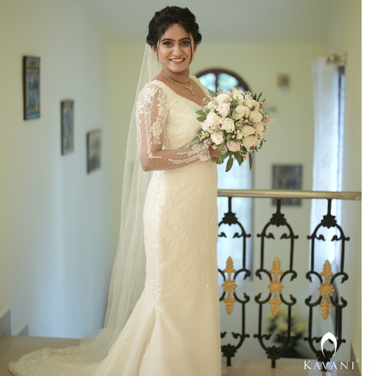 Bridal off white mermaid gown with beautiful lace work