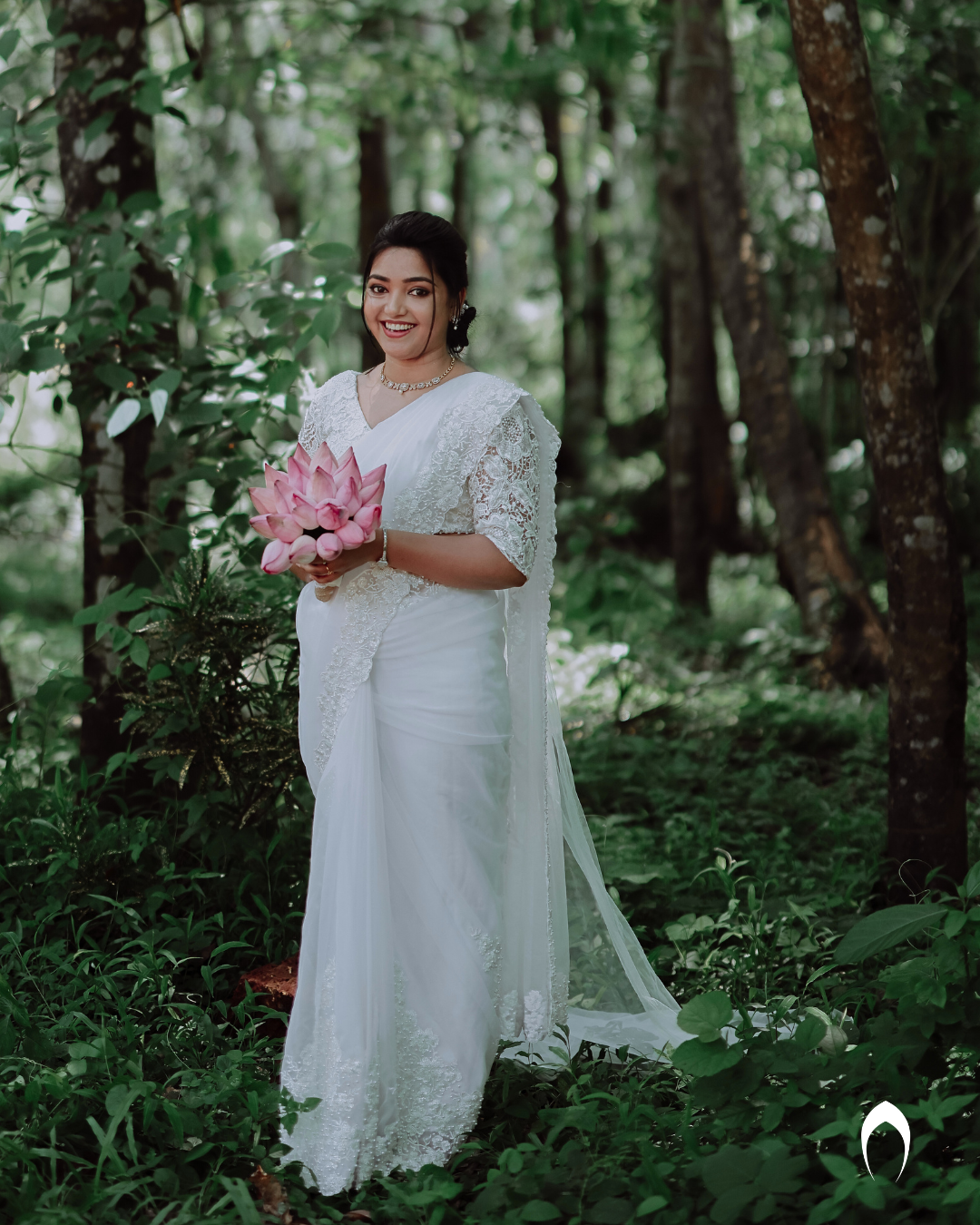 An Intimate Kerala Wedding With 20 Guests & A One Of A Kind Bridal Saree |  WedMeGood