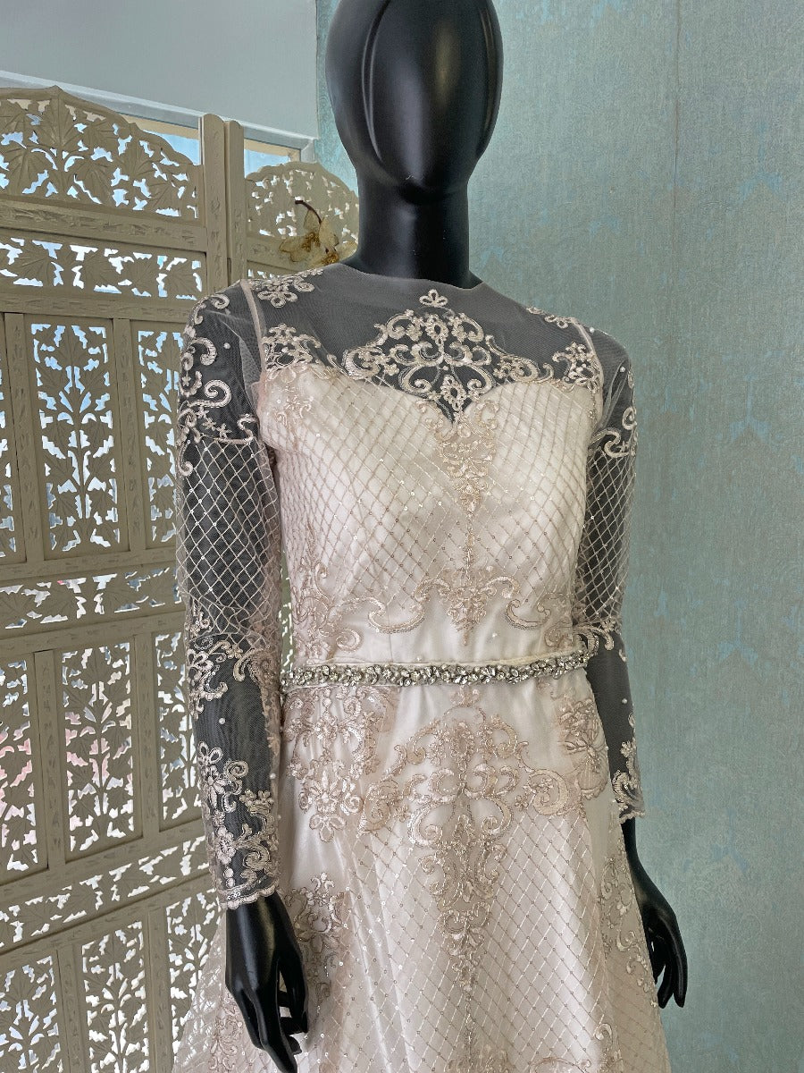 SHGUANMO High Neck Long Sleeves Style Satin Wedding Dress With Lace  Applique Bridal Gown Robe Luxury Princess Wedding (Color : Ivory, US Size :  16) : Amazon.co.uk: Fashion