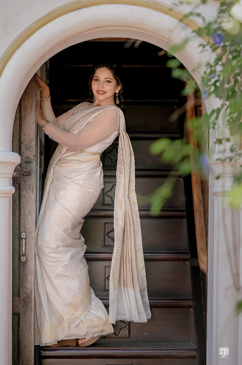 Signature bridal banarasi saree in Off-white Shade Intricately Jeri Woven